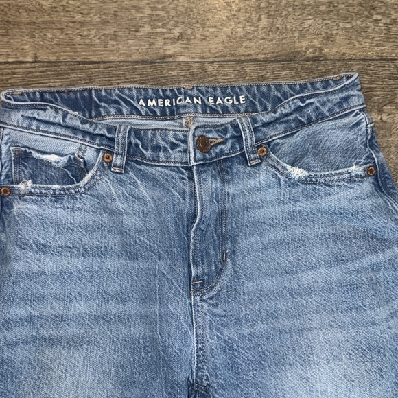 American Eagle Outfitters Light Blue Mom Jeans - Picture 2 of 5